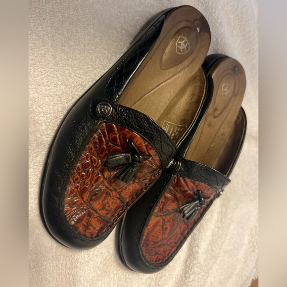 Like new Ladies Ariat Brown Alligator Vamp Black Mules with tassels - Picture 1 of 4
